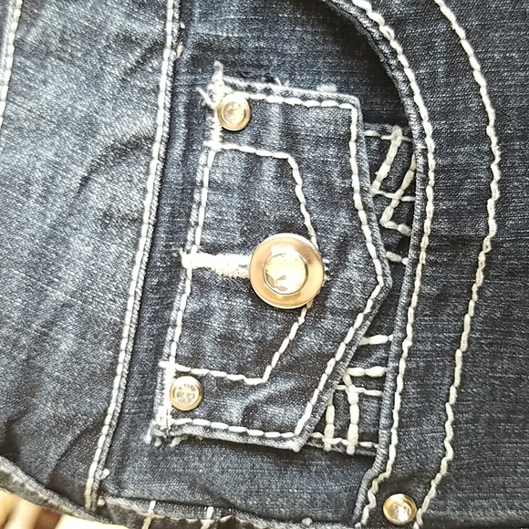 Jeans - Picture 2 of 8
